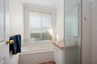 Happy on Hawkins - 5