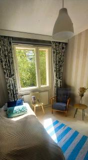 Avara huoneisto, lasitettu parveke, kaksi weeceetä - 5