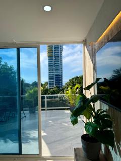 Coronado Beach Unique Balcony Apartment - Playa Coronado - 5