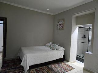 Tranquil stay and venue in the heart of Ixopo - 8