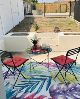 Charming studio with private garden - 8