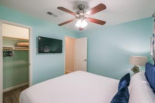 2 Homes In Houston Heights 65 Rooms Sleeps 16 - 5