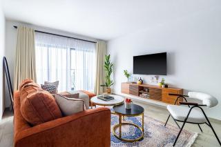 Lux apartment with Pool, and Family Comfort - 0