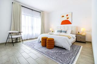 Lux apartment with Pool, and Family Comfort - 9