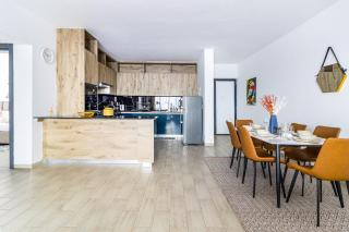 Lux apartment with Pool, and Family Comfort - 7