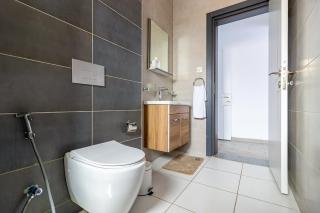 Lux apartment with Pool, and Family Comfort - 1