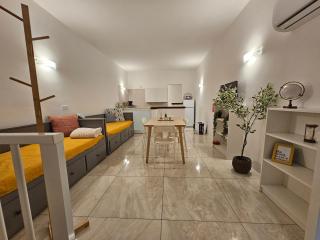 Casuccia Theatre Apartment by Doors Valletta - 2