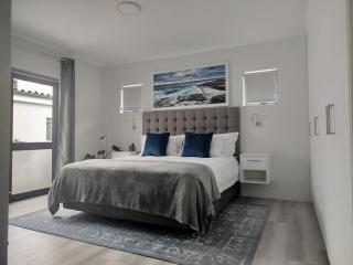 Hermanus Mini C-Escape - 0