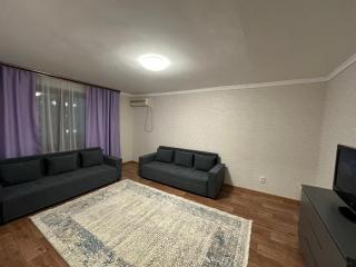 Двухкомнатная квартира в центре Актобе - 0