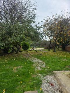 Charming 2 Bed Modern Guest House with Free Parking up to 3 cars - 6