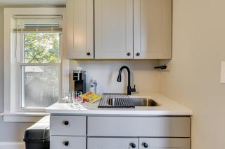 2 Mi to Uptown Centrally Located Kingston Apt! - 3