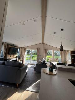 Trian Lodge Olive - 2