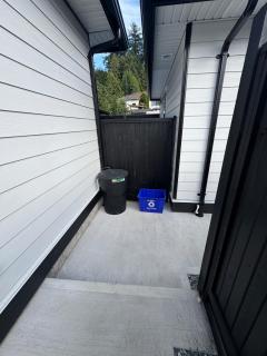 Ricky's Apartment - 7