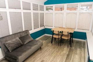 Spacious 3-Bed Home Etihad Stadium Coop Live - 8