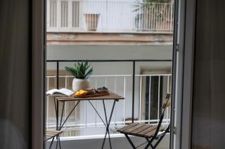 Modern 2BR Apt with Balcony, Central Thessaloniki - 4