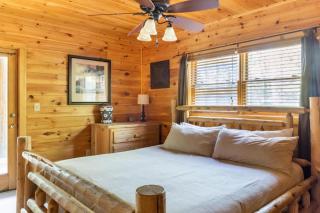 Sereni-Tree Cabin in the Smokey Mountains - 1