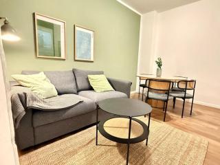 Stylish City Apartment mit Beamer & Balkon Zentral - 2