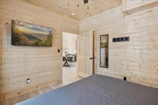 2 Brand New Cabins For Family Retreat! - 1