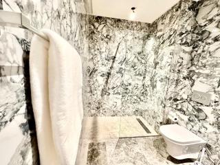 Spacious, Quiet Apartment with Parking , Fiber - 9