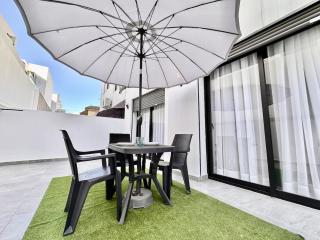 Spacious, Quiet Apartment with Parking , Fiber - 8