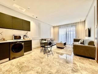 Spacious, Quiet Apartment with Parking , Fiber - 5