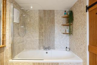 Artists Hideaway - 9