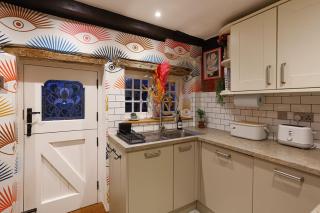 Artists Hideaway - 7