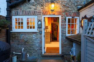 Artists Hideaway - 6