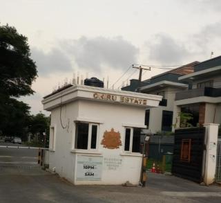 Fantastic Private Room in Oniru Estate - 4