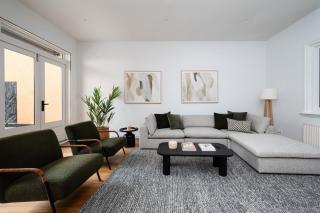 Poolside at Kindrogan - St Kilda - 9