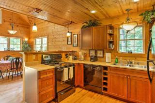 Hot Tub & WiFi - ManeStay - Red River Gorge KY - 6