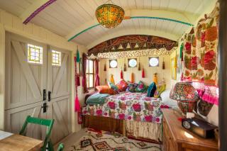 Orchard View Shepherds Hut - 4