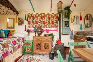 Orchard View Shepherds Hut - 5