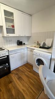 Lovely Flat in Canning Town - 2