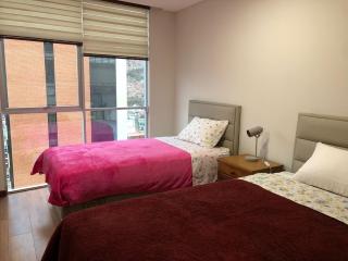 Spacious, modern brand new apartment 22 best location - 9