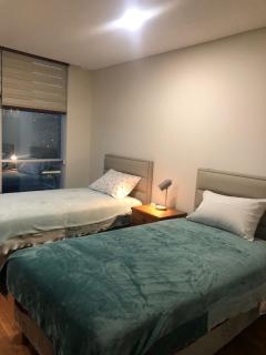 Spacious, modern brand new apartment 22 best location - 3