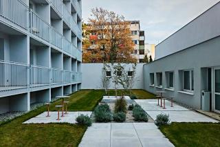 Axiom Suites - Zenith XV - Netflix, HBO, Champagne - 4