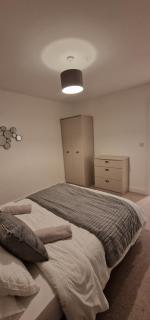 Stylish 2 Floor Penthouse Netflix & Wi-Fi - 3