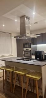 Stylish 2 Floor Penthouse Netflix & Wi-Fi - 6