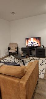 Stylish 2 Floor Penthouse Netflix & Wi-Fi - 8