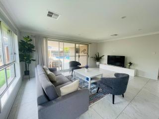 Balinese Vacation Home - Berkeley Vale - 4