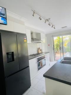 Balinese Vacation Home - Berkeley Vale - 5