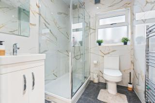 Cozy 2 Bed Flat, Wembley Stadium - 2