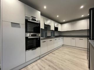 Newly Renovated House in Aberystwyth Town Centre - 1