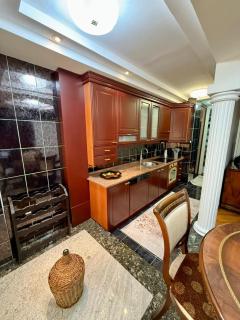 Mali's Apartment - 6