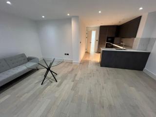 Greenstreet Apartment in London - 2
