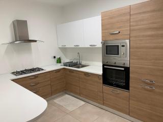 Sliema, Balluta Modern Apartment with outdoor yard - 8