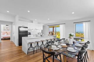 Art Flava Haus Stylish Oceanfront Retreat in San Remo - 6