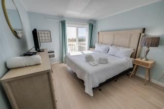 Coastal Beachfront Getaway Poolside and Oceanfront - 0