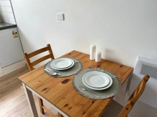 Renovated Cosy Stay Near CBD & StKilda with Pool & Sauna - 6